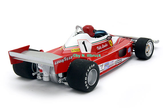 2558A Scalextric Formula One 1976 Set - Niki Lauda - James Hunt Ferrari 312T2 - McLaren Ford M23