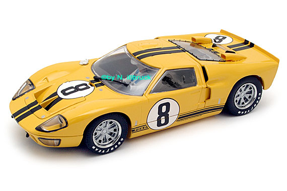 C2683 Scalextric Ford GT MKII Le Mans 1966 #8
